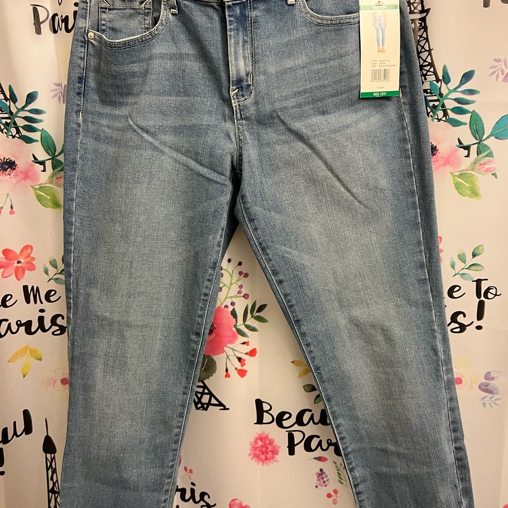 Spotlight High Rise Straight Jeans in Carry On. - Picture 5 of 6